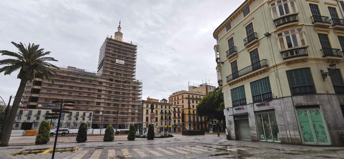 El Covid-19 vacía las calles de Málaga y frena la movilidad en las ciudades
